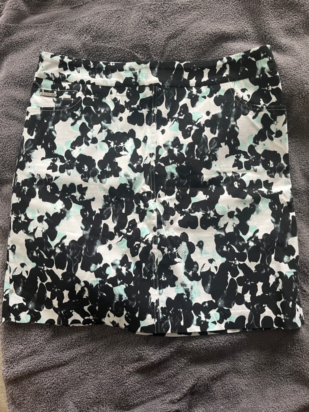 Stretchy abstract print skort (size 10)
